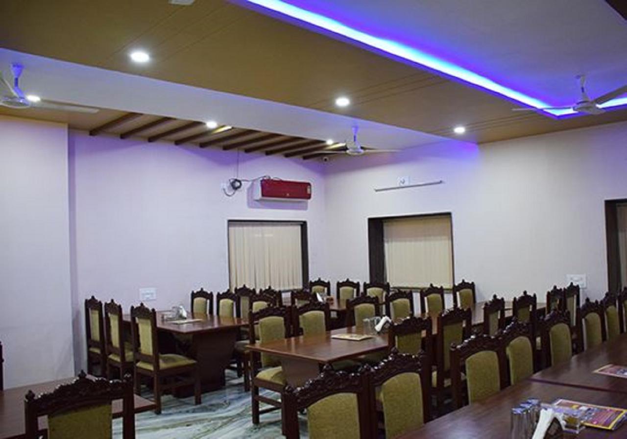 Hotel Amar Palace Ābu Road エクステリア 写真