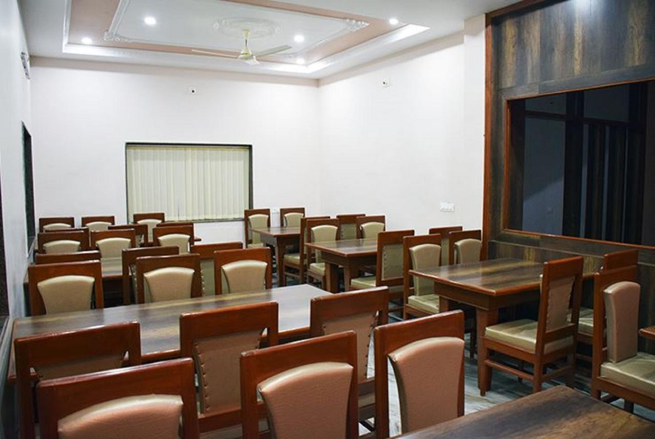 Hotel Amar Palace Ābu Road エクステリア 写真